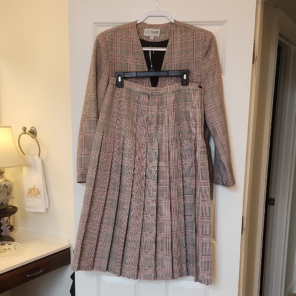 VINTAGE Red And Black Houndstooth Suit Set